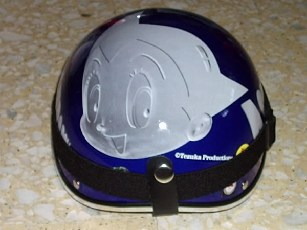 AstroBoyBikeHelmet2.jpg