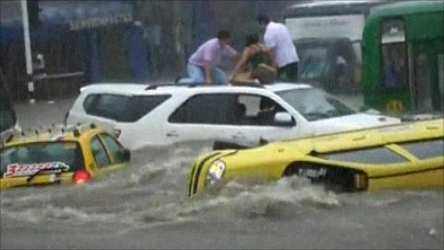 cars-flood-colombia.jpg